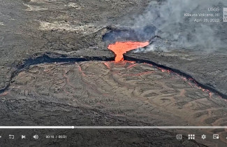 Sopka Kilauea přes dva týdny chrlí lávu video
