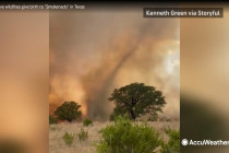 Obrázek pro článek Na videu kouřové tornádo při požáru v Texasu