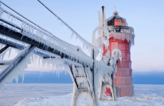 Obrázek pro článek Pokrytí Velkých jezer ledem je letos rekordní